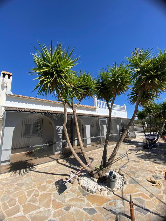 Casa Fuente: Villa for Sale in Oria, Almería Casa Fuente: Villa for Sale in Oria, Almería