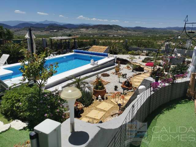 Chalet Piedra: Country House for Sale in Oria, Almería Chalet Piedra: Country House for Sale in Oria, Almería