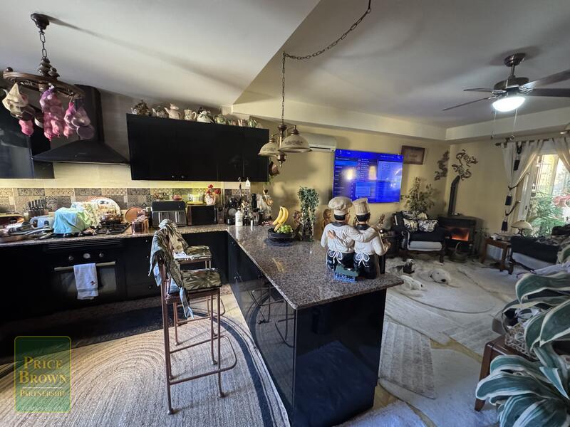 LV876: Townhouse for Sale in Vera Playa, Almería LV876: Townhouse for Sale in Vera Playa, Almería