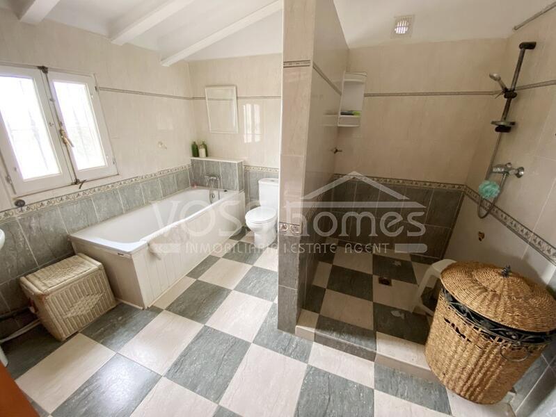 VH2486: Commercieel vastgoed Te koop in Huercal-Overa, Almería VH2486: Commercieel vastgoed Te koop in Huercal-Overa, Almería