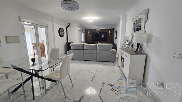 Villa Serene Arboleas: Villa for Sale in Arboleas, Almería Villa Serene Arboleas: Villa for Sale in Arboleas, Almería