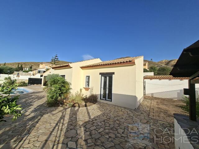 Villa Sierra : Villa for Sale in Arboleas, Almería Villa Sierra : Villa for Sale in Arboleas, Almería